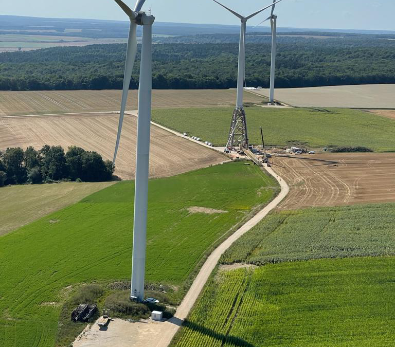 Mâts en bois : silence ça tourne !